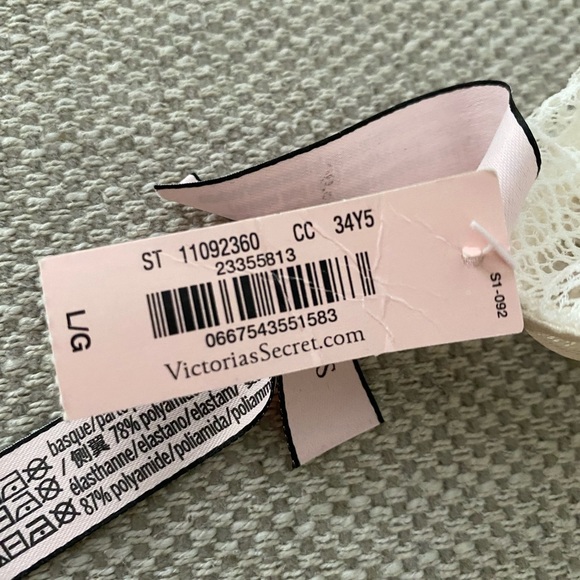 Lingerie - Picture 3 of 3